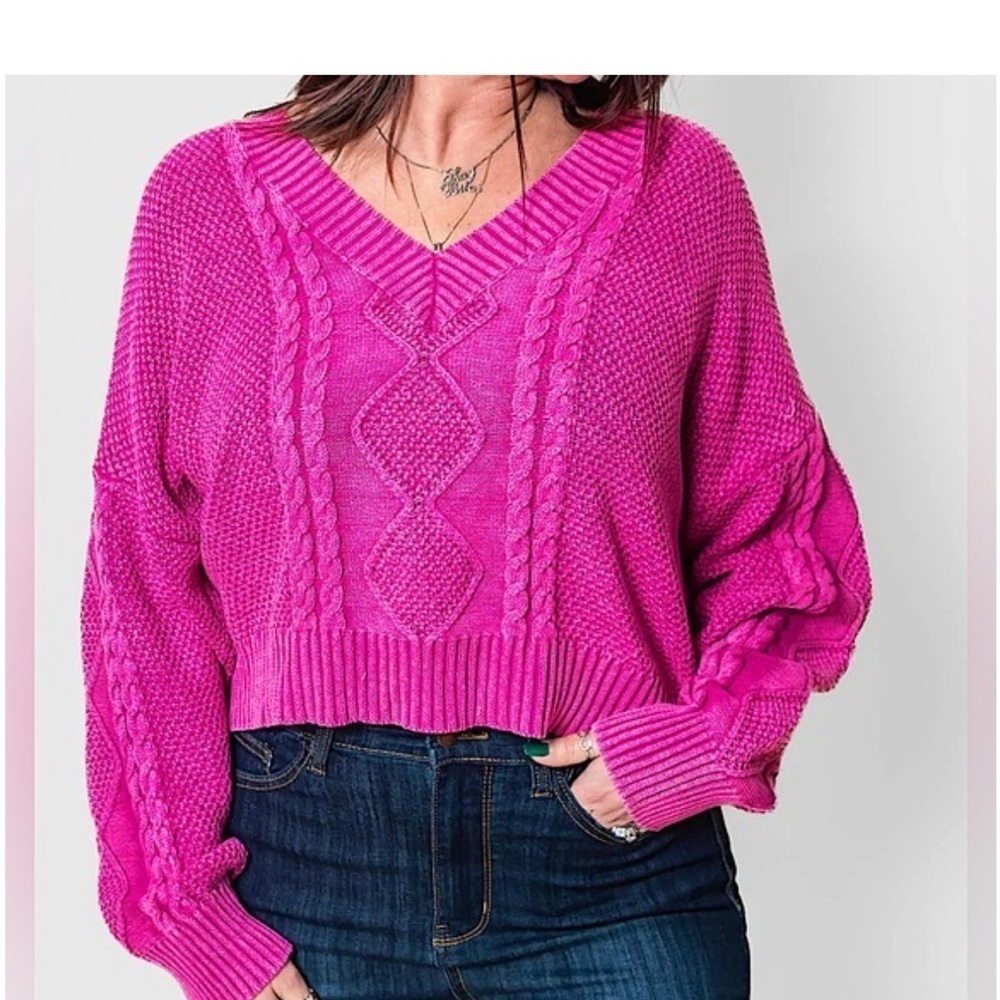 POL Medium Hot Pink Cable Knit V-Neck Sweater – Flamingo Vintage Washed Look